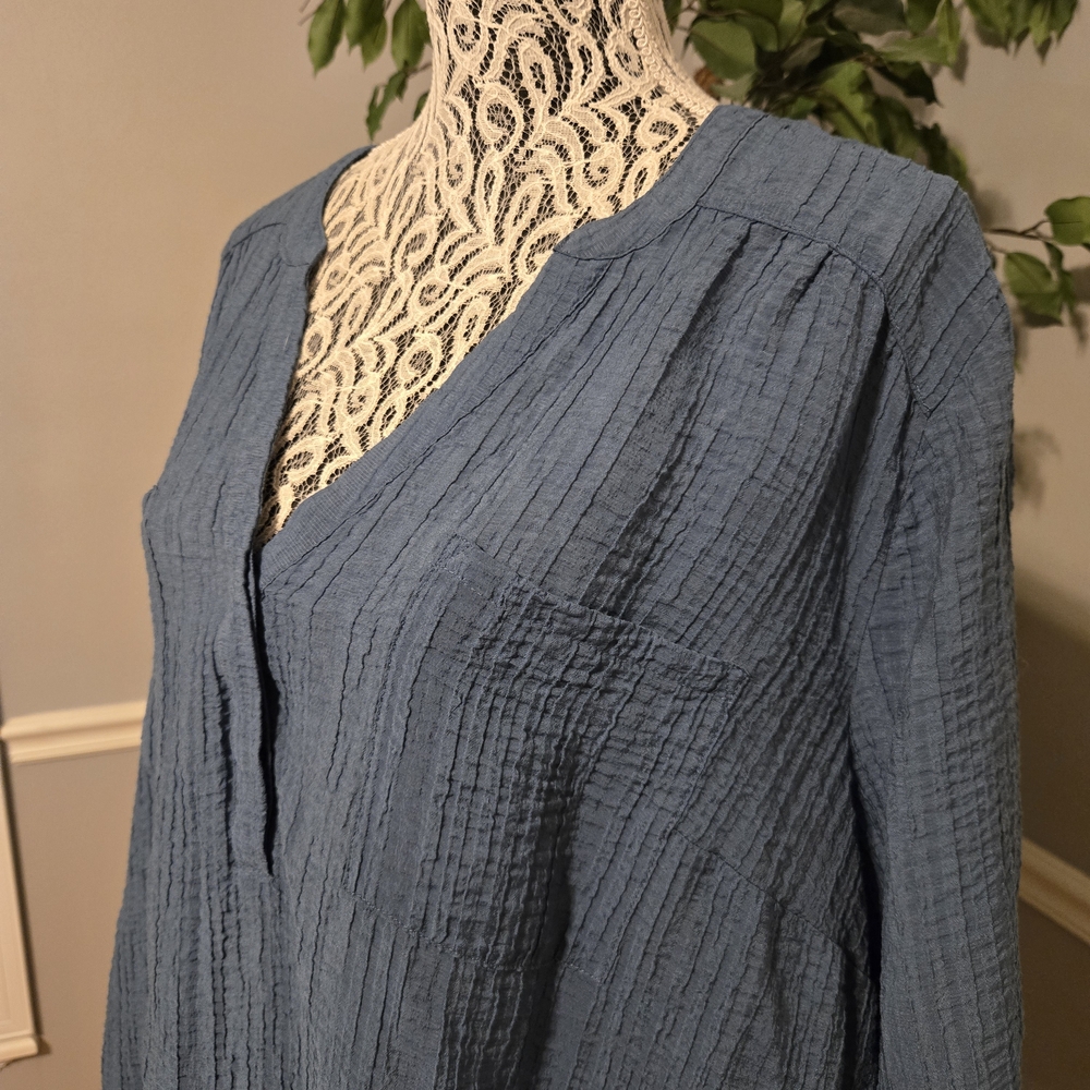 Torrid 3X Blue Gauze V-Neck 3/4 Sleeve Shirt With Pockets - Picture 4 of 5
